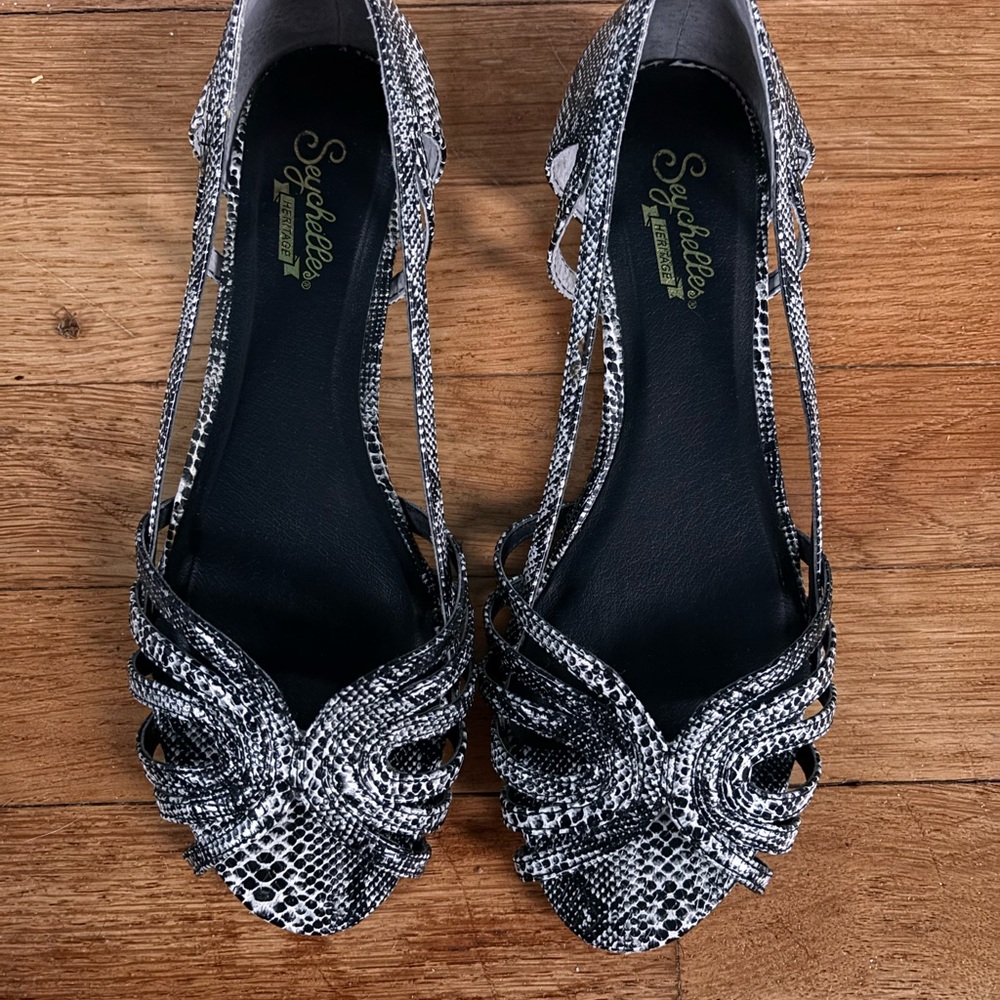 Seychelles Black and White Heels with Elegant Cutout Design